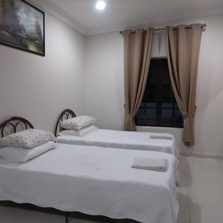 Yasmeen Studio Roomstay Kijal - Room 1 - For Two Person Islam Guest Only Extérieur photo